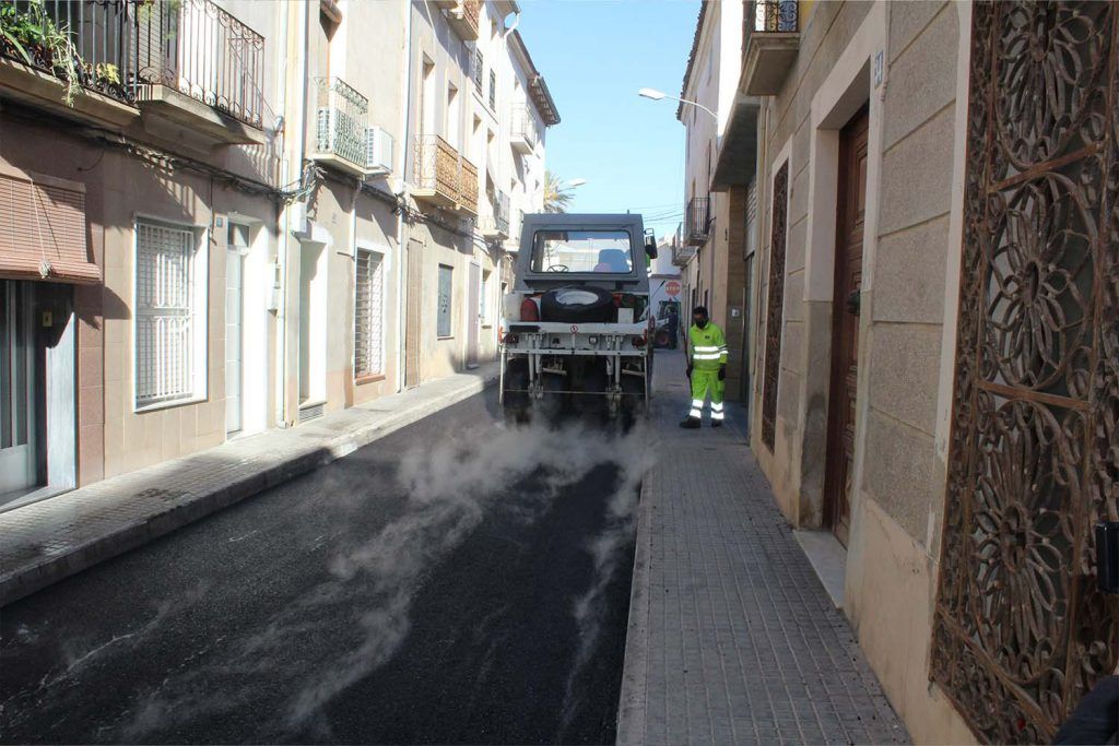 Ayuntamiento de Novelda 02-1-1024x683 Es posen en marxa treballs d'asfaltat en diferents carrers del nucli urbà 