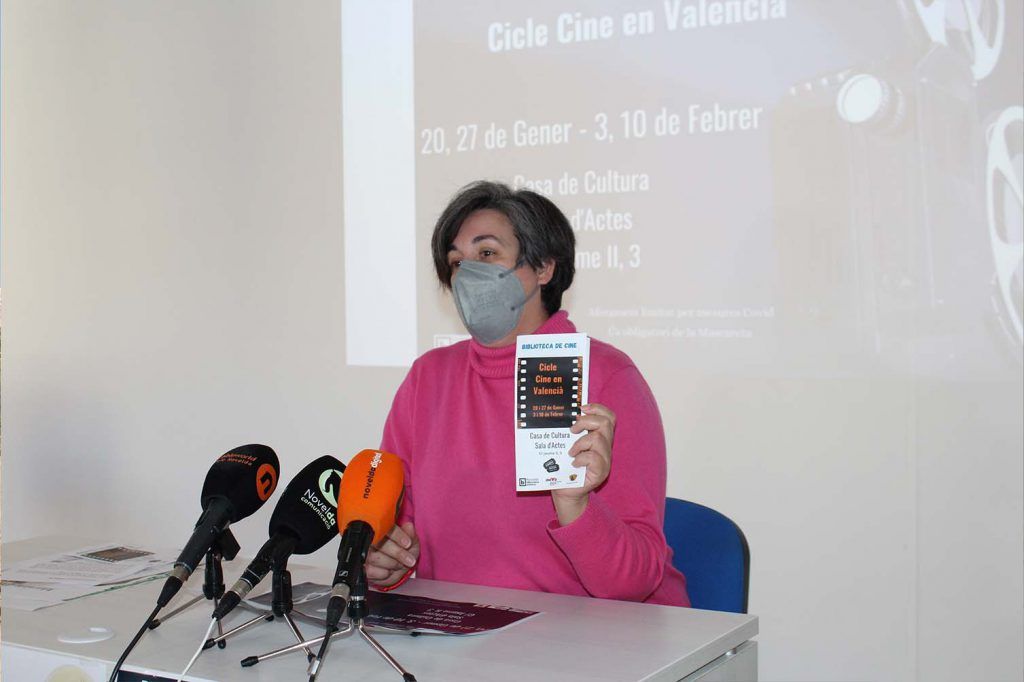 Ayuntamiento de Novelda 02-5-1024x682 La iniciativa “Biblioteca de Cinema” posa en marxa un cicle de cinema en valencià 