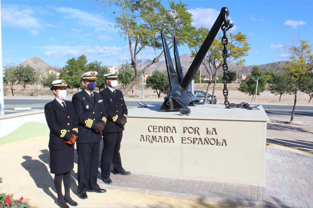 Ayuntamiento de Novelda 07-1024x683 Se inaugura el monumento con el ancla cedida por la Armada Española en homenaje a Jorge Juan 