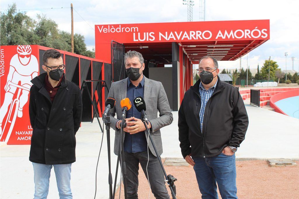 Ayuntamiento de Novelda 02-12-1024x682 Pascual Momparler, seleccionador nacional de ciclismo en ruta, visita las instalaciones del Velódromo Luis Navarro Amorós 
