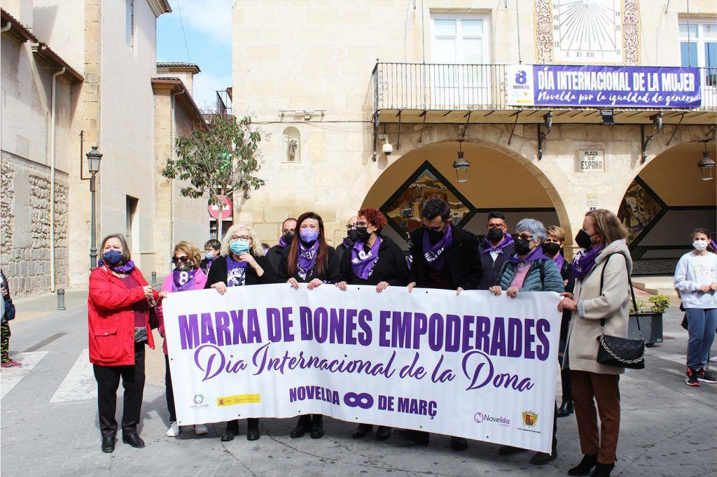 Ayuntamiento de Novelda 02-6-1024x682 Novelda es manifesta per l'apoderament de les dones 