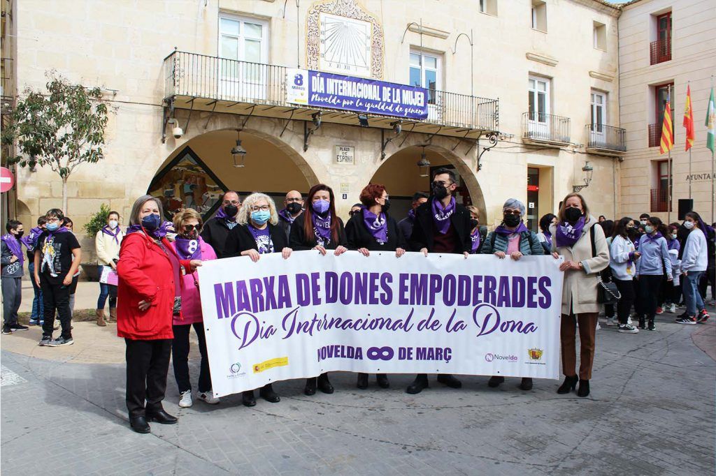 Ayuntamiento de Novelda 03-7-1024x682 Novelda es manifesta per l'apoderament de les dones 