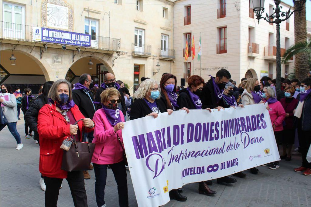 Ayuntamiento de Novelda 04-5-1024x682 Novelda se manifiesta por el empoderamiento de las mujeres 