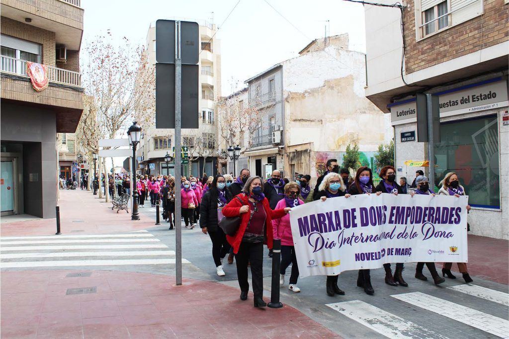Ayuntamiento de Novelda 06-3-1024x682 Novelda se manifiesta por el empoderamiento de las mujeres 