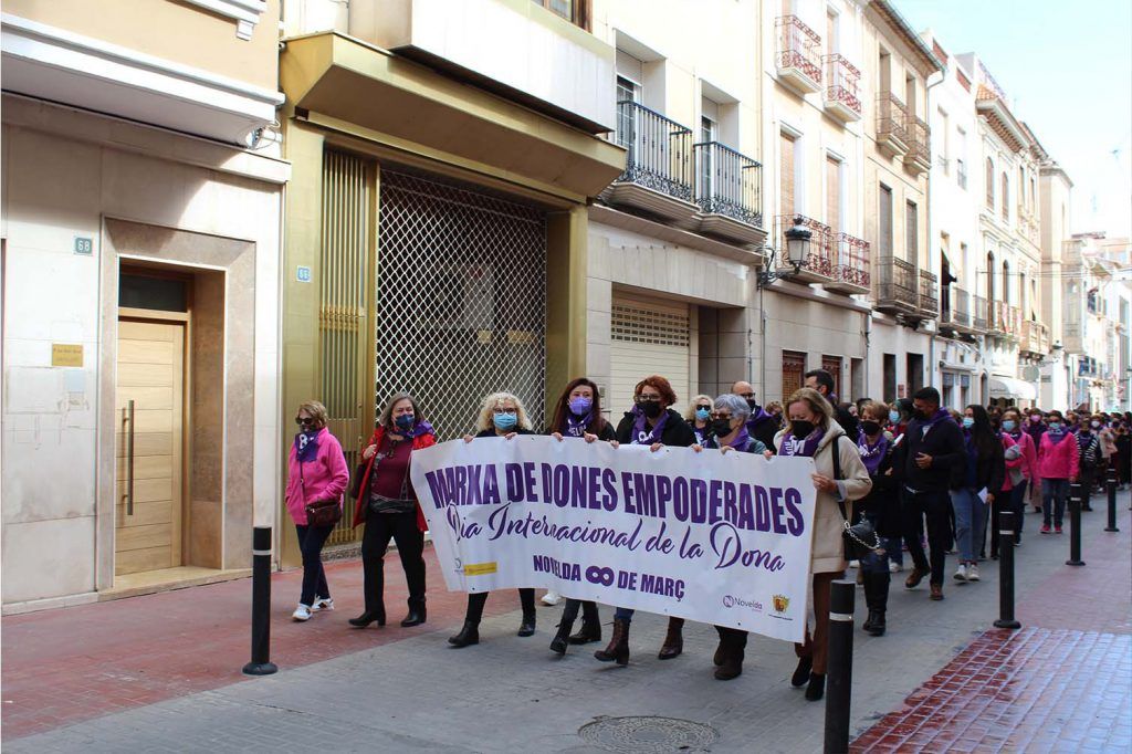 Ayuntamiento de Novelda 13-1-1024x682 Novelda se manifiesta por el empoderamiento de las mujeres 