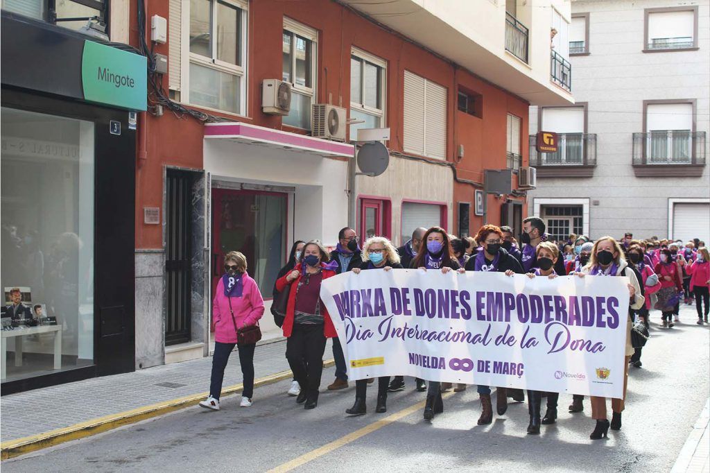 Ayuntamiento de Novelda 16-1024x682 Novelda se manifiesta por el empoderamiento de las mujeres 