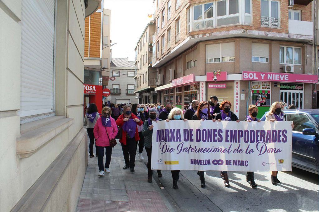 Ayuntamiento de Novelda 19-1-1024x682 Novelda se manifiesta por el empoderamiento de las mujeres 