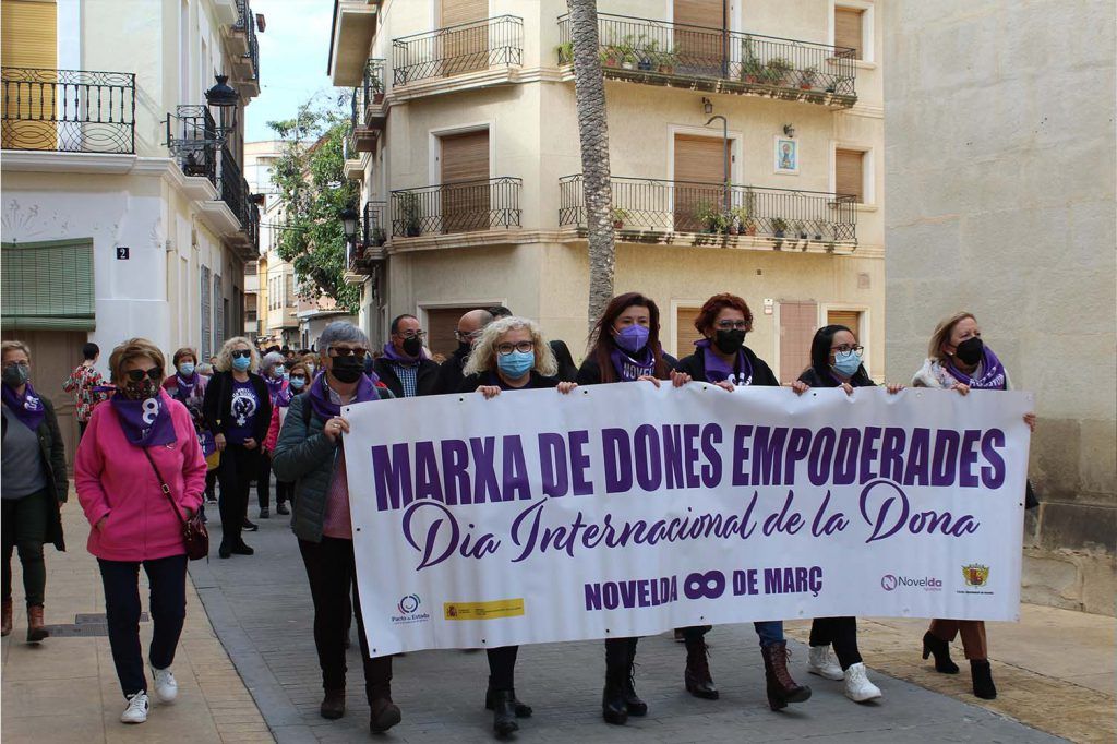 Ayuntamiento de Novelda 25-1024x682 Novelda se manifiesta por el empoderamiento de las mujeres 