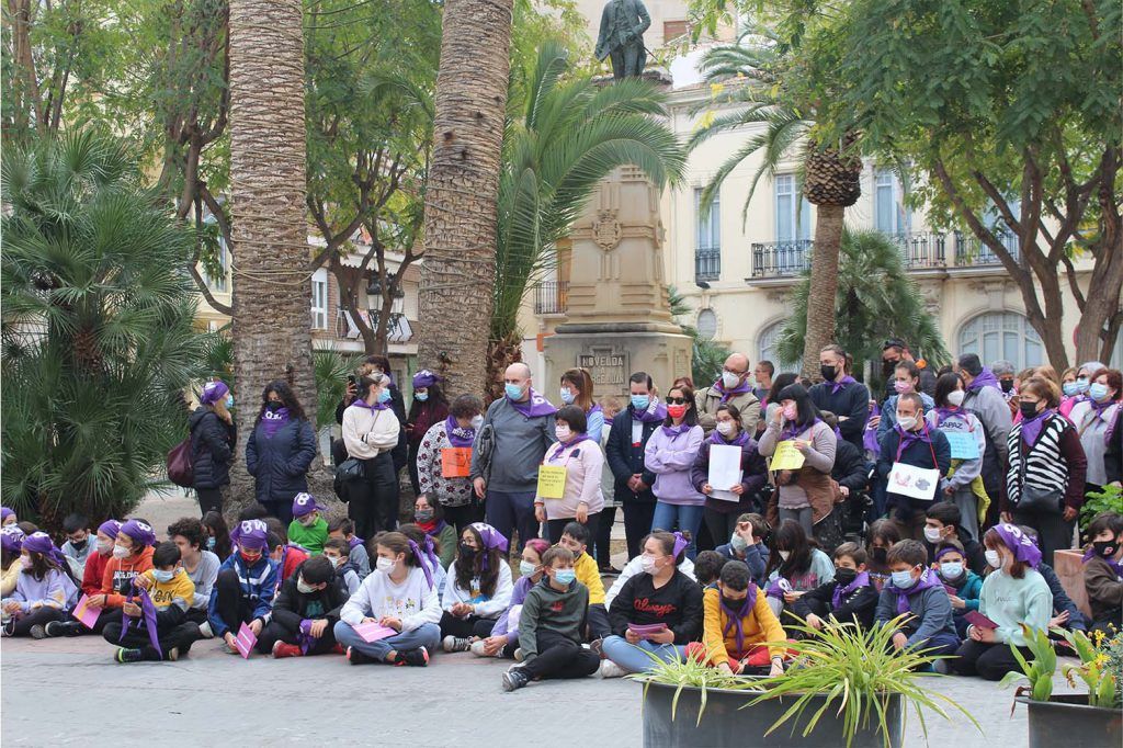 Ayuntamiento de Novelda 33-1024x682 Novelda es manifesta per l'apoderament de les dones 