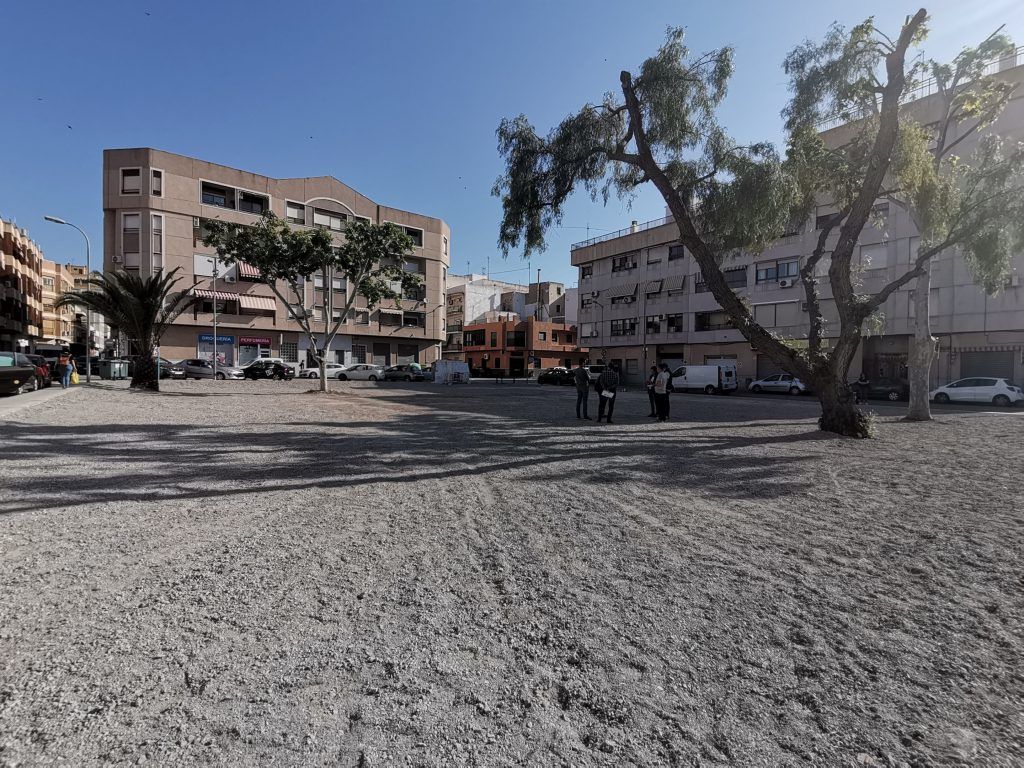 Ayuntamiento de Novelda 06-parque-parking-damasquinos-1024x768 S'habilita temporalment l'antic solar de Damasquinos com a zona d'estacionament 