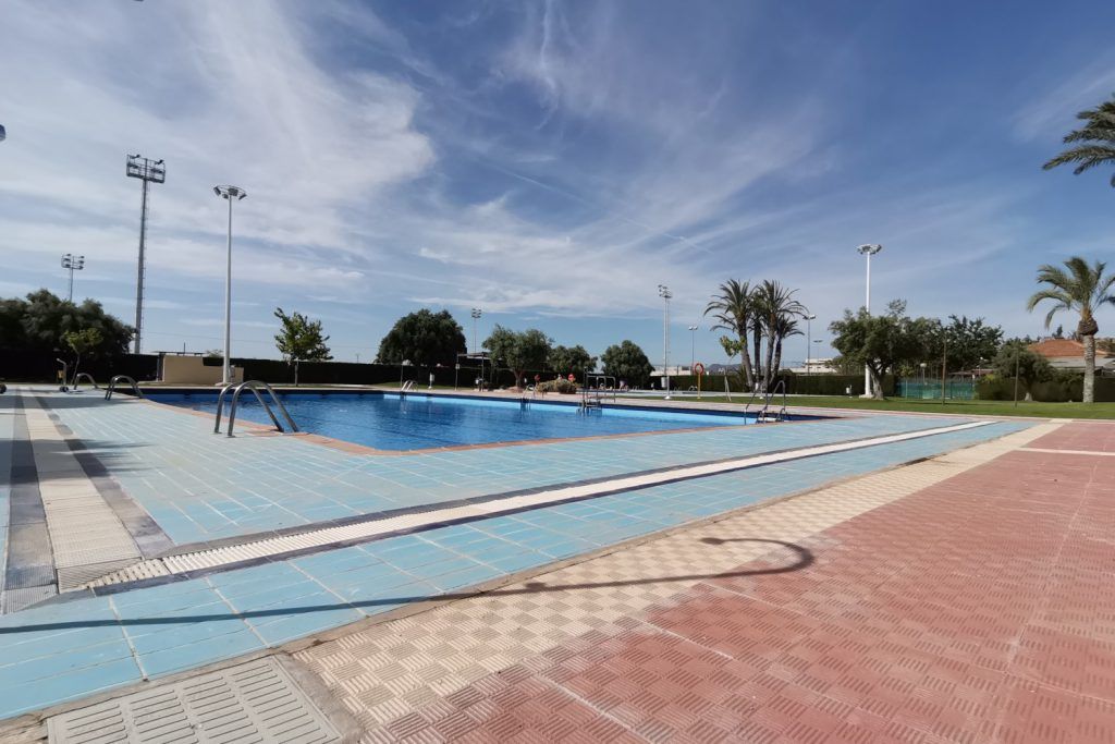 Ayuntamiento de Novelda 01-apertura-piscina-1024x683 Les piscines obrin les seues portes amb horari ininterromput 