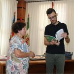 Ayuntamiento de Novelda 04-Betania-Alcalde-150x150 L'alcalde rep el primer exemplar de Betania 2022 de mans de la seua directora Concha Navarro 