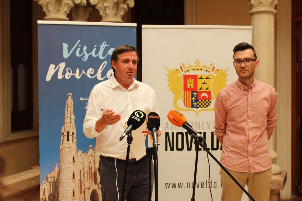 Ayuntamiento de Novelda 06-visita-Herick-campos-1024x683 Novelda presenta al Director General de Turismo sus proyectos para potenciar la marca Novelda Modernista 