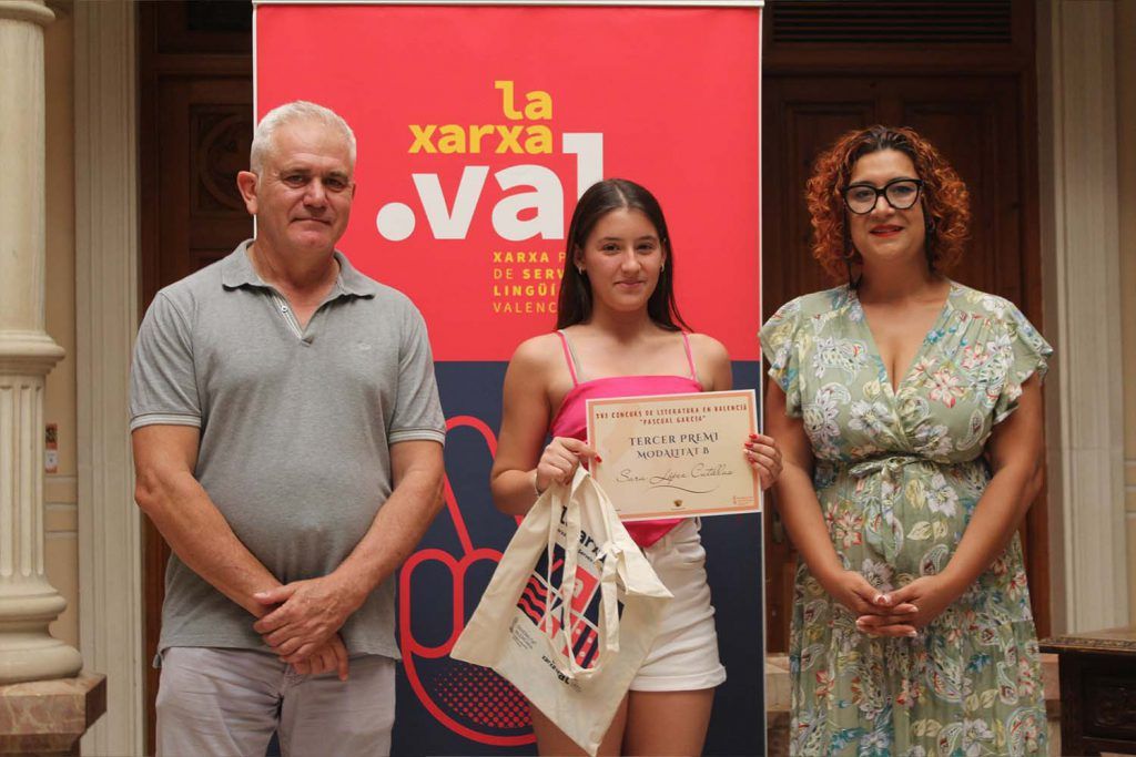 Ayuntamiento de Novelda Pascual-Garcia-4-1024x683 El Centre Cultural Gómez Tortosa ha acollit el lliurament de premis del XVI Concurs Juvenil de Literatura en Valencià Pascual García 