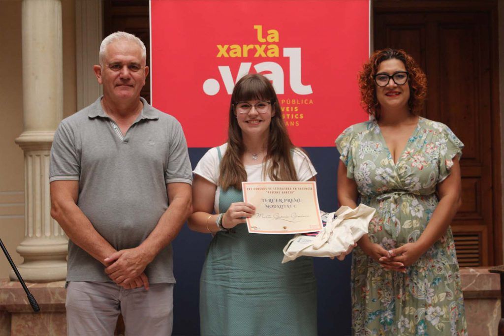 Ayuntamiento de Novelda Pascual-Garcia-7-1024x683 El Centro Cultural Gómez Tortosa ha acogido la entrega de premios del XVI Concurso Juvenil de Literatura en Valencià Pascual García. 