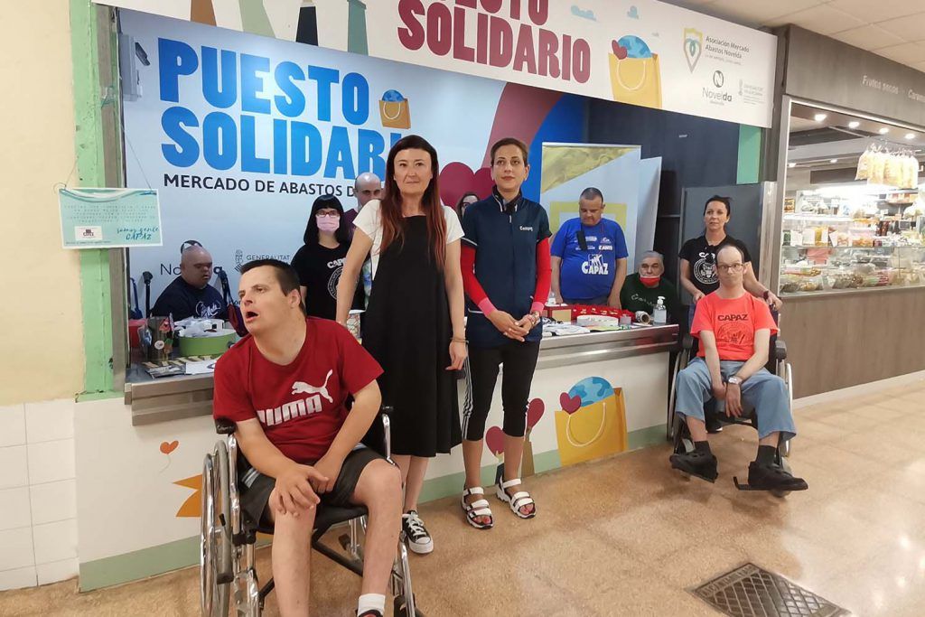 Ayuntamiento de Novelda Puesto-solidario-3-1024x683 L'Associació del Mercat inaugura el seu Lloc Solidari 