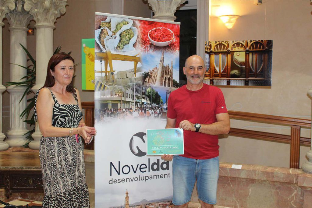 Ayuntamiento de Novelda escaparate-1-1024x683 Comerç entrega els premis del primer concurs d'aparadors Novelda en Festes 