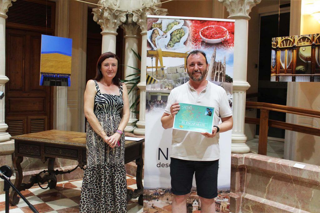Ayuntamiento de Novelda escaparate-4-1024x683 Comerç entrega els premis del primer concurs d'aparadors Novelda en Festes 