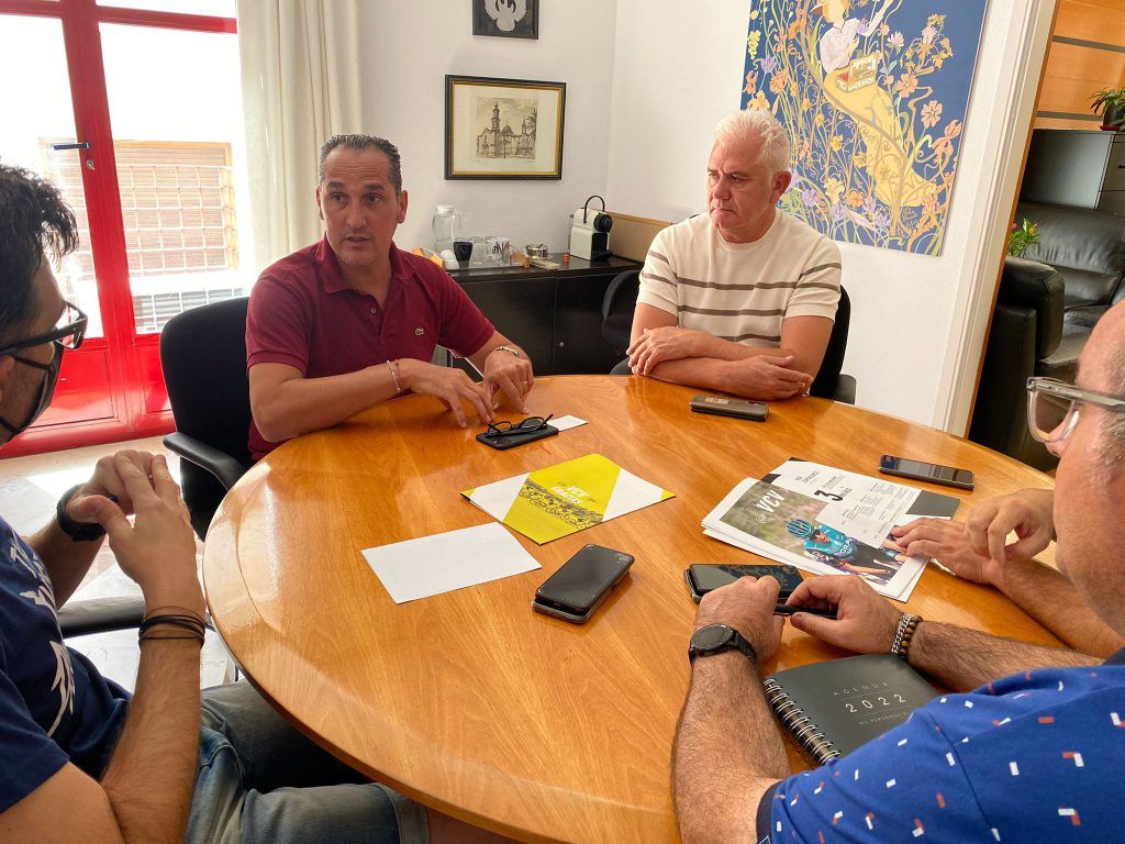 Ayuntamiento de Novelda 04-1024x768 L'equip de govern estudia amb l'organització la possibilitat que Novelda aculla l'eixida d'una de les etapes de la Volta Ciclista a la Comunitat Valenciana 