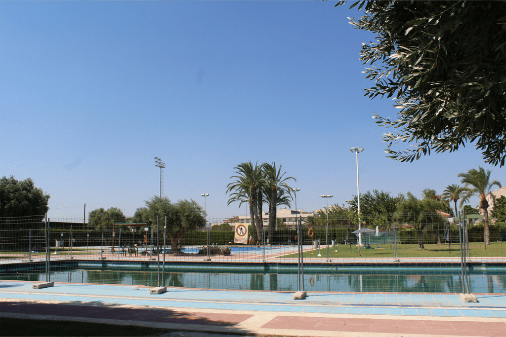 Ayuntamiento de Novelda 10-1024x683 El Gobierno Municipal encarga el proyecto para la mejora integral de las piscinas municipales 