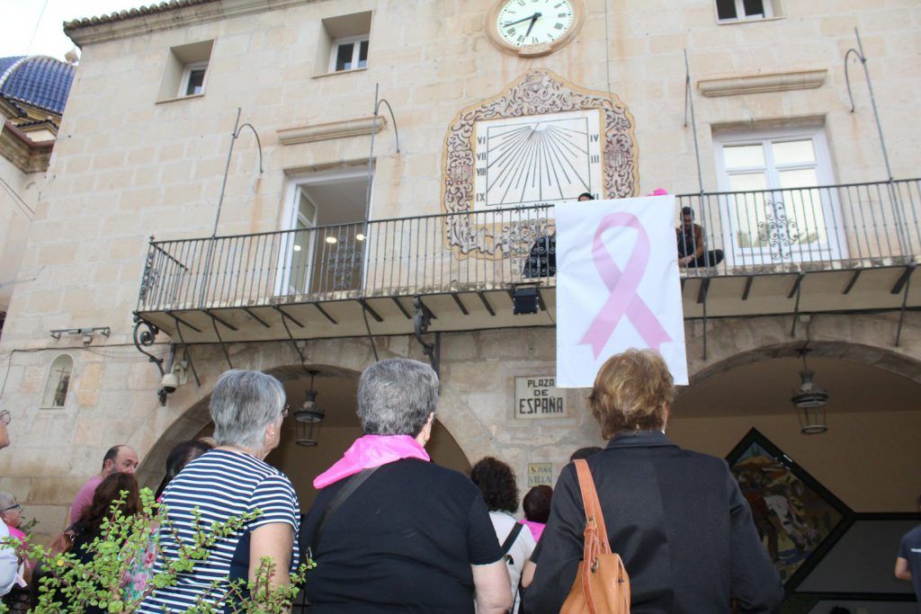 Ayuntamiento de Novelda 01-Dia-Cancer-de-mama-1024x683 Novelda se suma a la commemoració del Dia contra el Càncer de Mama 