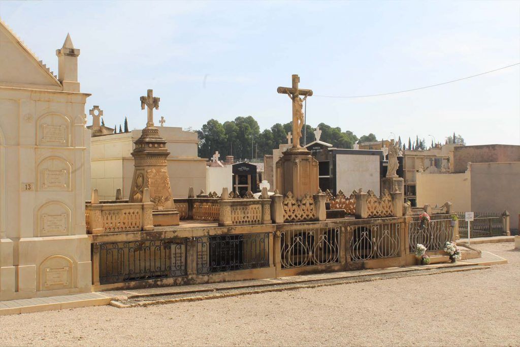 Ayuntamiento de Novelda cementerio-2-1024x683 El Cementeri Municipal posa en marxa el dispositiu especial per al Dia de Tots els Sants 