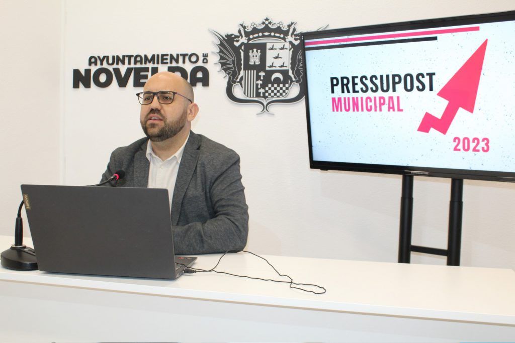 Ayuntamiento de Novelda 03-Presentacion-Presupuestos-1024x683 Hisenda presenta uns pressupostos “prudents en la despesa i ambiciosos en inversions” per a 2023 
