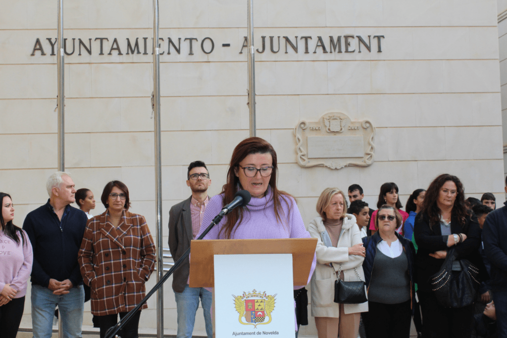 Ayuntamiento de Novelda 04-Dia-de-la-violencia-de-genero-1024x683 Novelda torna a unir-se contra la desigualtat i la violència de gènere en el 25N 