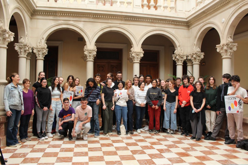 Ayuntamiento de Novelda 04-Intercambio-alumnos-1-1024x683 El alcalde recibe a los alumnos franceses del proyecto de intercambio “Los caminos del exilio republicano español” 