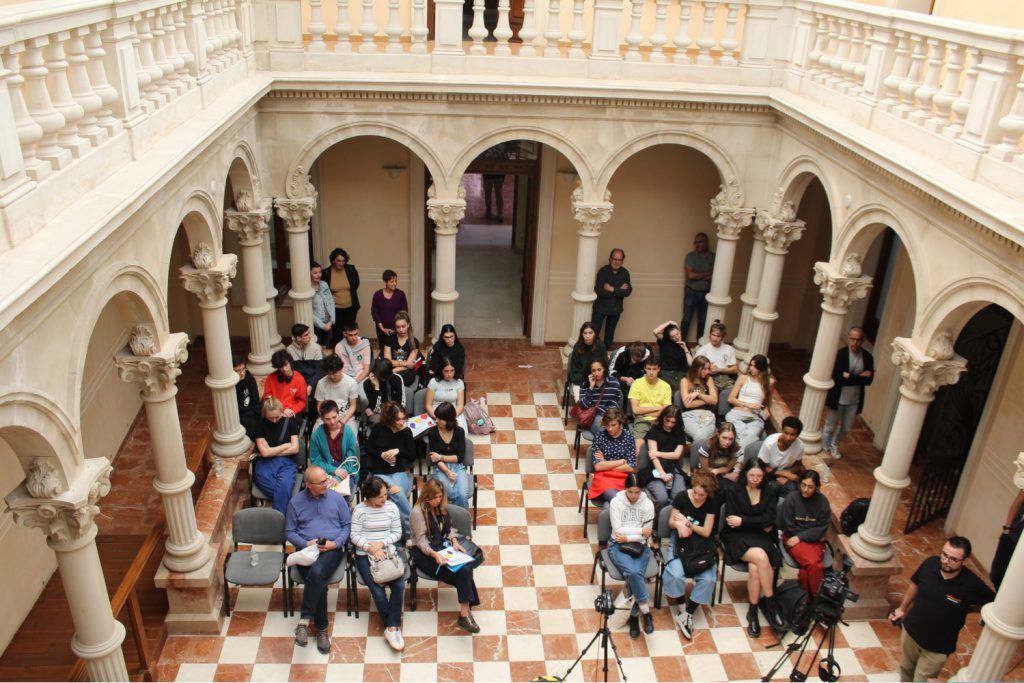 Ayuntamiento de Novelda 05-Intercambio-alumnos-1024x683 L'alcalde rep als alumnes francesos del projecte d'intercanvi “Els camins de l'exili republicà espanyol” 
