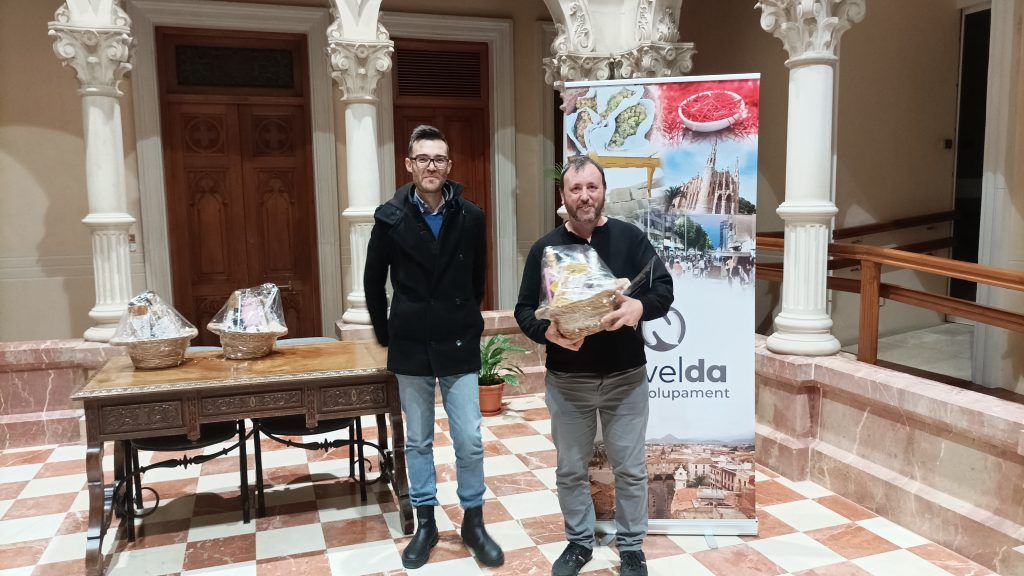 Ayuntamiento de Novelda Expo-producto-1024x576 Comercio entrega los premios del concurso de escaparates navideños 