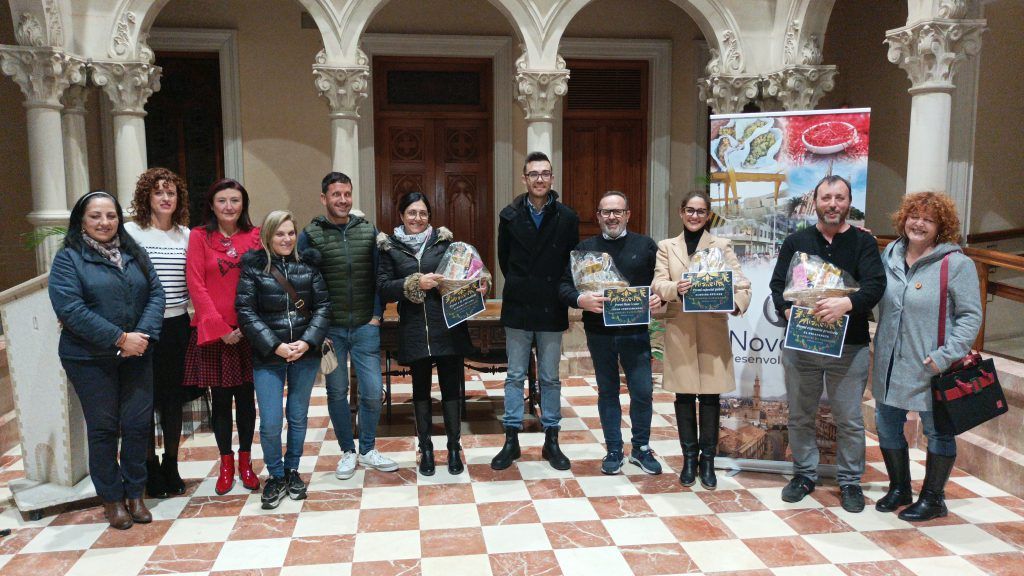 Ayuntamiento de Novelda Grupo-1024x576 Comerç entrega els premis del concurs d'aparadors nadalencs 