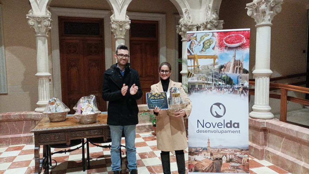 Ayuntamiento de Novelda Premio-del-público-1024x576 Comercio entrega los premios del concurso de escaparates navideños 