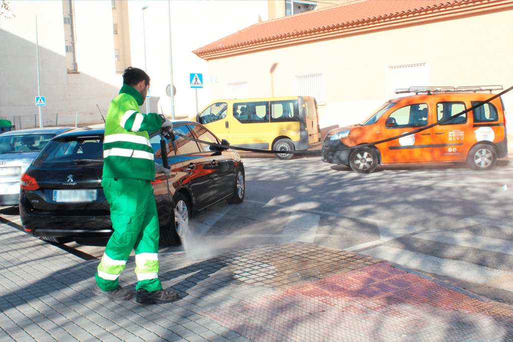 Ayuntamiento de Novelda 04-limpieza-viaria-1-1024x683 El Ayuntamiento presenta los nuevos servicios de limpieza viaria 
