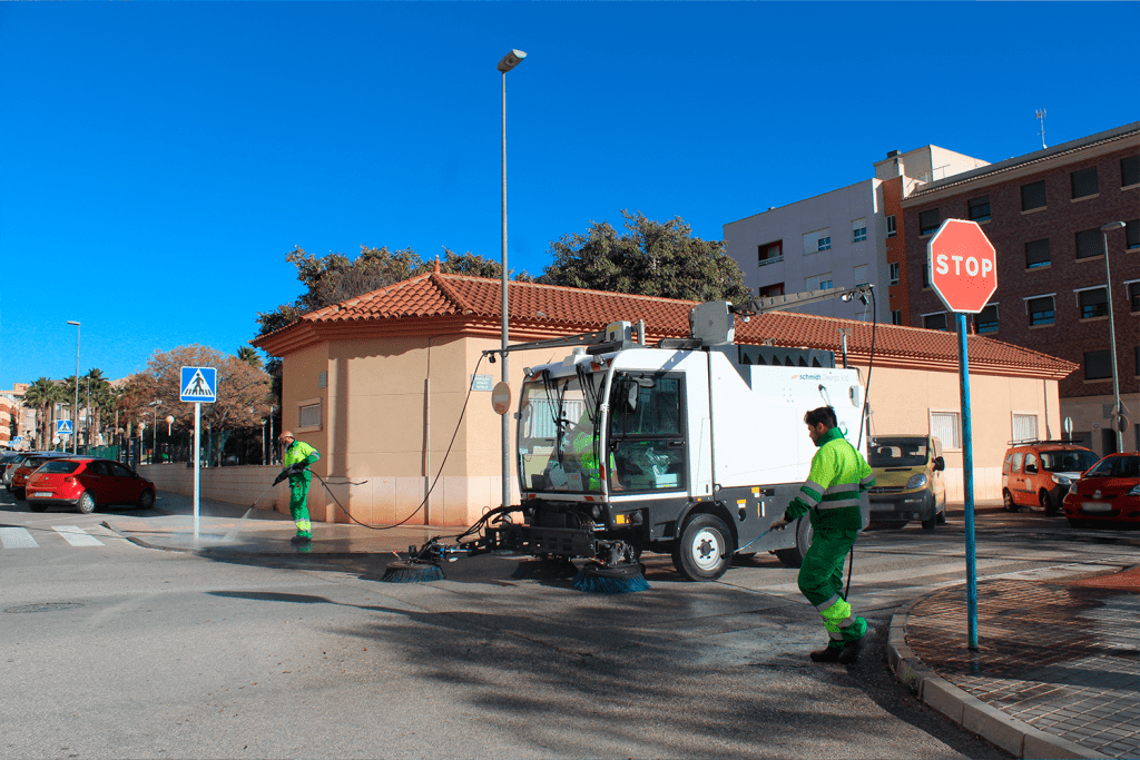 Ayuntamiento de Novelda 07-limpieza-viaria-1-1024x683 El Ayuntamiento presenta los nuevos servicios de limpieza viaria 