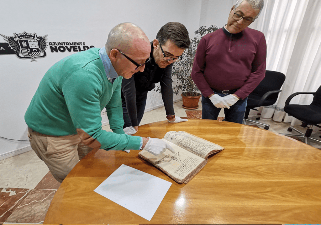 Ayuntamiento de Novelda 08-libro-1024x720 Novelda incorpora a su archivo documental un libro de protocolo notarial de 1743 
