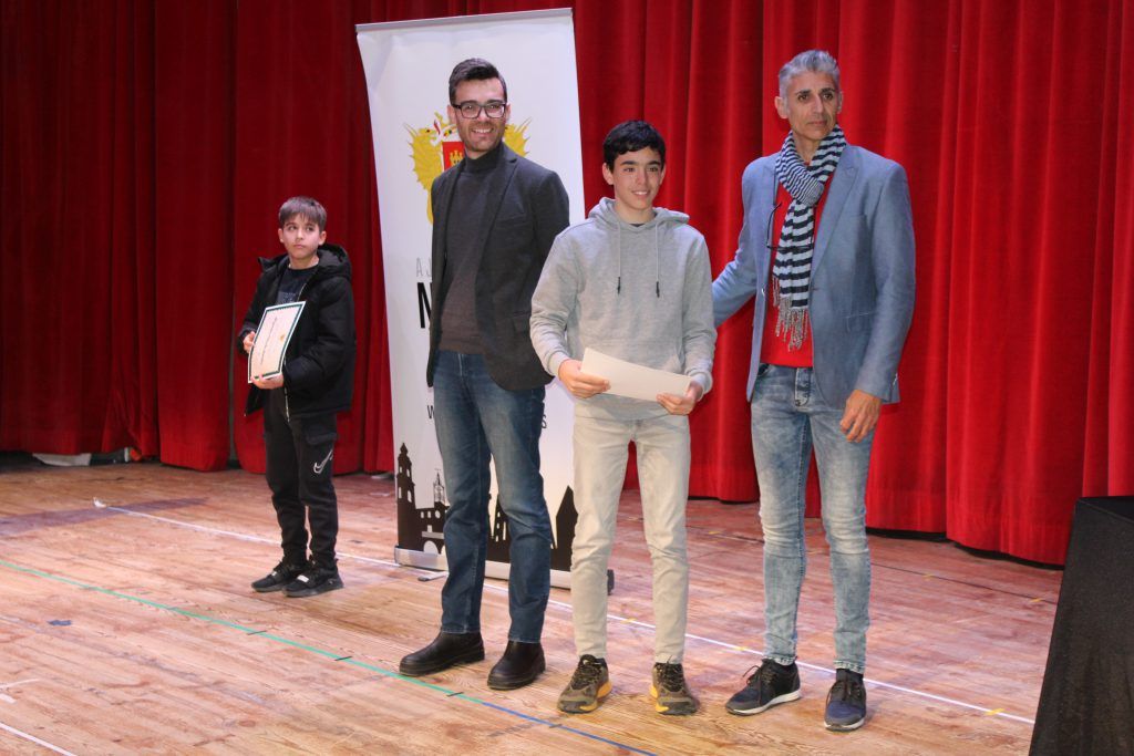Ayuntamiento de Novelda IMG_8508-1024x683 L'Ajuntament reconeix als alumnes noveldenses premiats per Generalitat pel seu rendiment acadèmic 