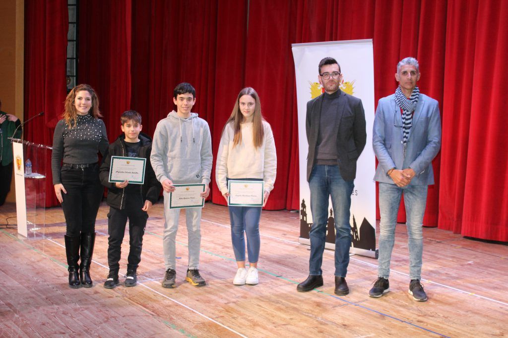 Ayuntamiento de Novelda IMG_8513-1024x683 El Ayuntamiento reconoce a los alumnos noveldenses premiados por Generalitat por su rendimiento académico 