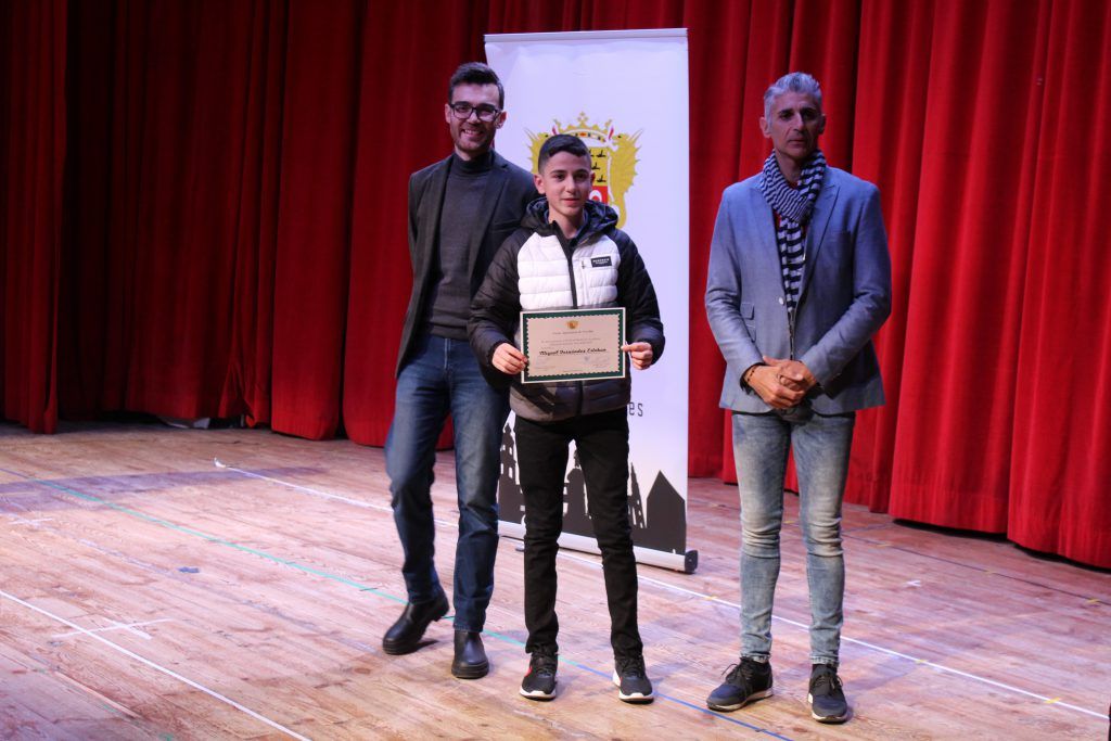 Ayuntamiento de Novelda IMG_8517-1024x683 El Ayuntamiento reconoce a los alumnos noveldenses premiados por Generalitat por su rendimiento académico 