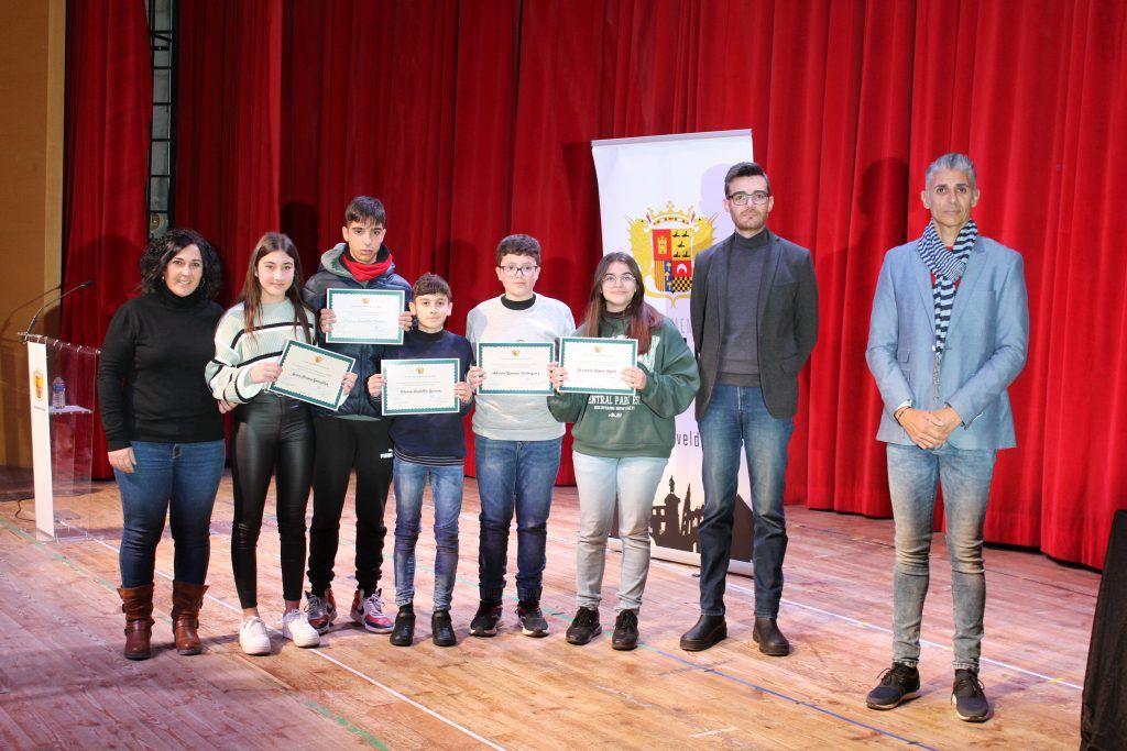 Ayuntamiento de Novelda IMG_8545-1024x683 El Ayuntamiento reconoce a los alumnos noveldenses premiados por Generalitat por su rendimiento académico 