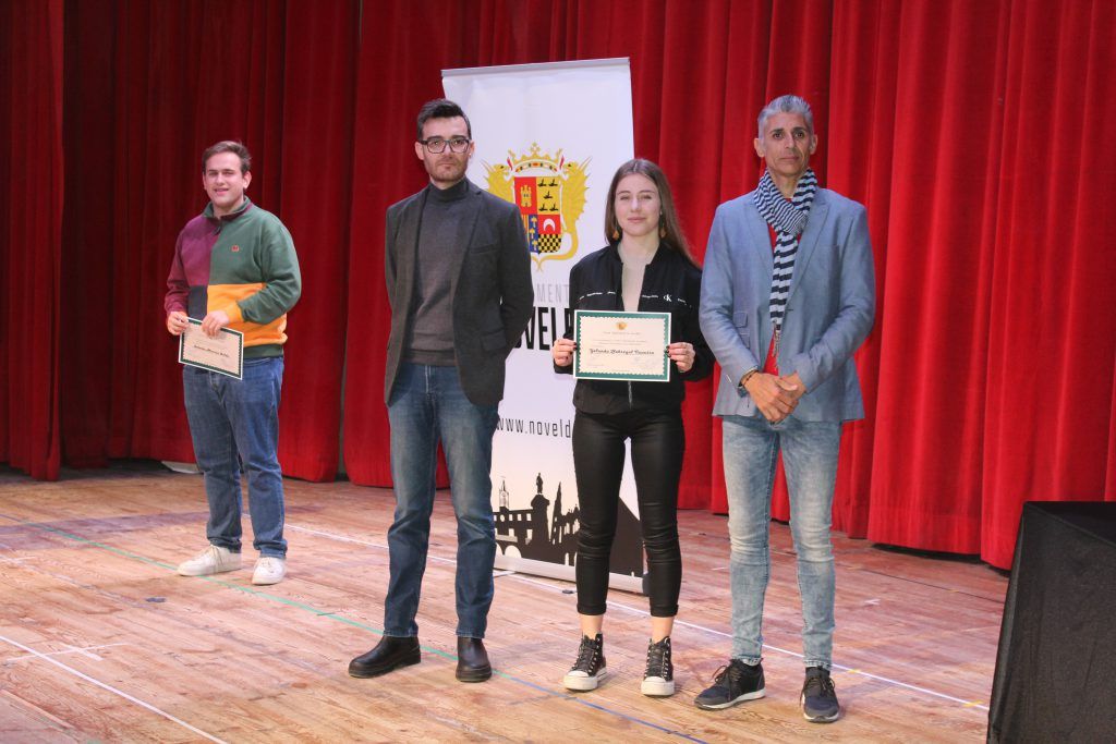 Ayuntamiento de Novelda IMG_8551-1024x683 L'Ajuntament reconeix als alumnes noveldenses premiats per Generalitat pel seu rendiment acadèmic 
