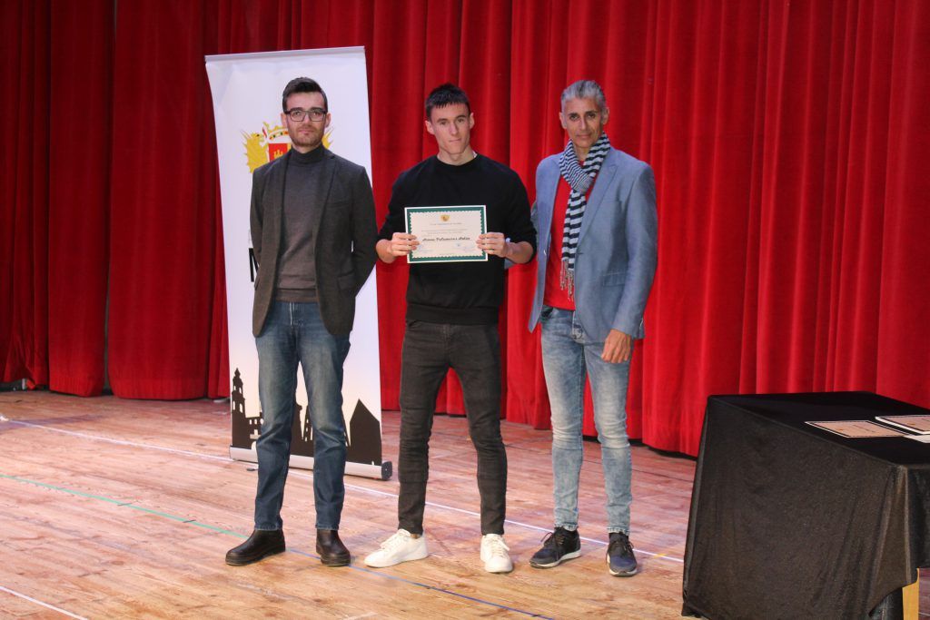 Ayuntamiento de Novelda IMG_8555-1024x683 El Ayuntamiento reconoce a los alumnos noveldenses premiados por Generalitat por su rendimiento académico 