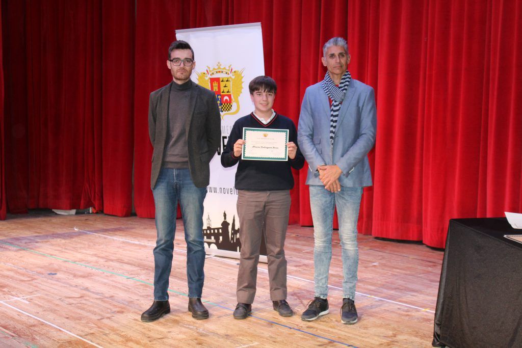 Ayuntamiento de Novelda IMG_8579-1024x683 El Ayuntamiento reconoce a los alumnos noveldenses premiados por Generalitat por su rendimiento académico 