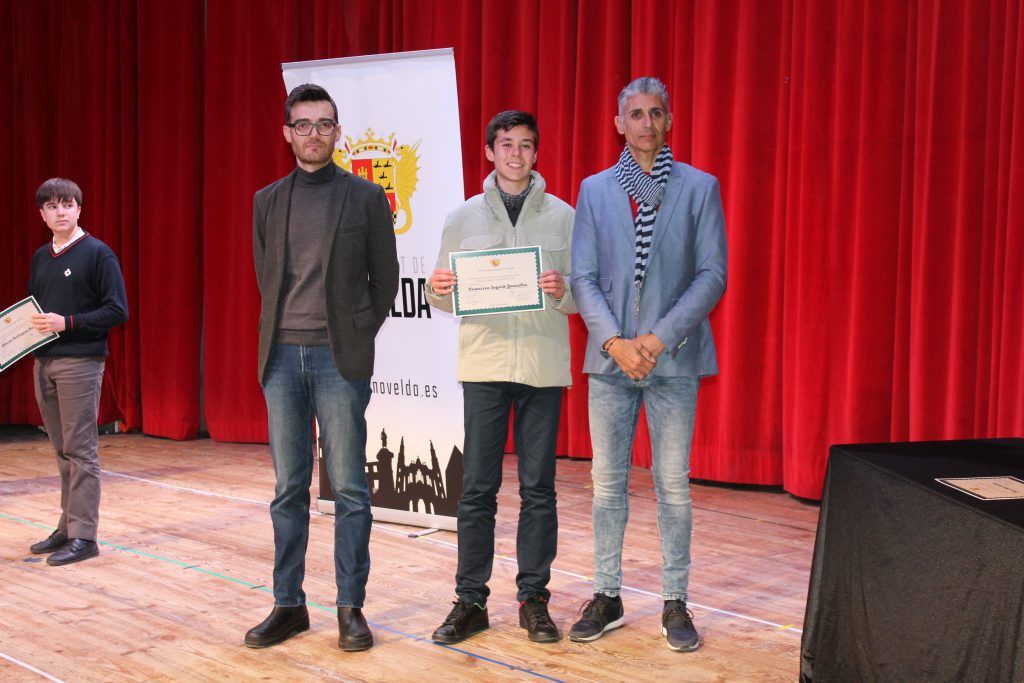 Ayuntamiento de Novelda IMG_8582-1024x683 L'Ajuntament reconeix als alumnes noveldenses premiats per Generalitat pel seu rendiment acadèmic 