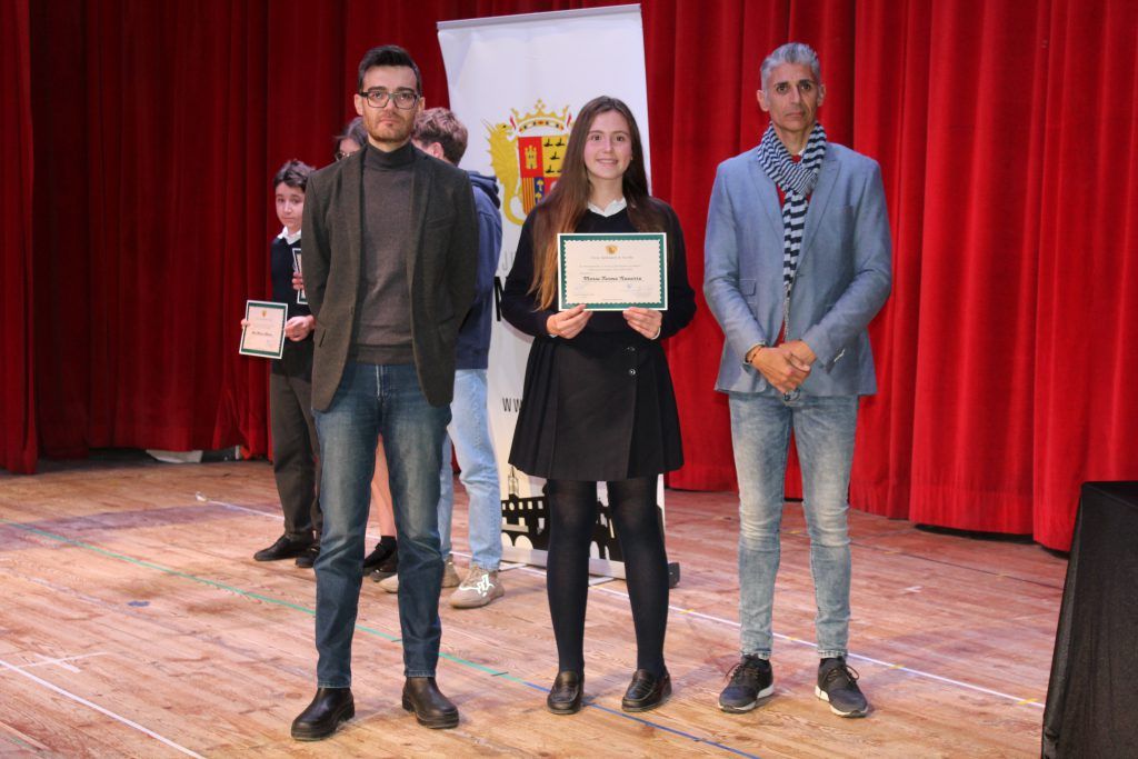 Ayuntamiento de Novelda IMG_8596-1024x683 El Ayuntamiento reconoce a los alumnos noveldenses premiados por Generalitat por su rendimiento académico 
