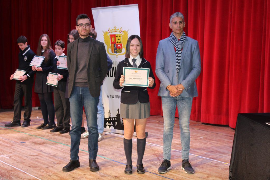 Ayuntamiento de Novelda IMG_8599-1024x683 El Ayuntamiento reconoce a los alumnos noveldenses premiados por Generalitat por su rendimiento académico 