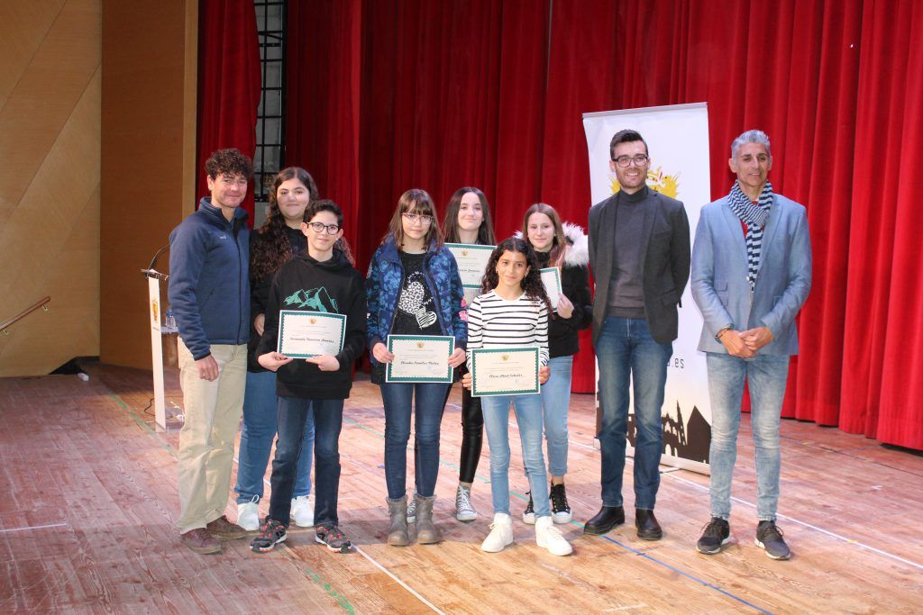 Ayuntamiento de Novelda IMG_8620-1024x683 L'Ajuntament reconeix als alumnes noveldenses premiats per Generalitat pel seu rendiment acadèmic 