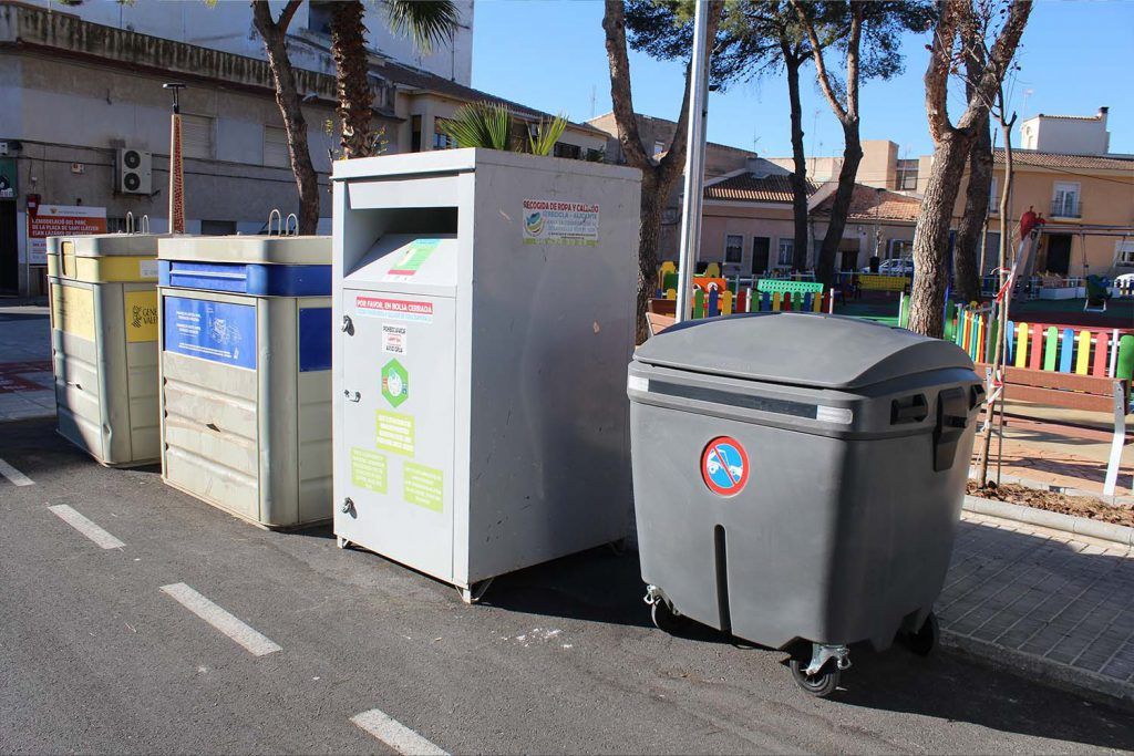 Ayuntamiento de Novelda contenedores-5-1024x683 Comença la renovació de quasi 1.500 contenidors de fem 