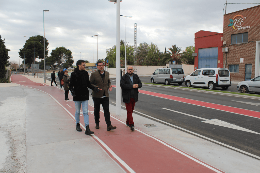Ayuntamiento de Novelda 02-Visita-Obras-Reyes-Católicos-1024x683 L'alcalde i el diputat provincial d'Infraestructures satisfets pel resultat de la remodelació de l'accés a Novelda des de la carretera d'Aspe 