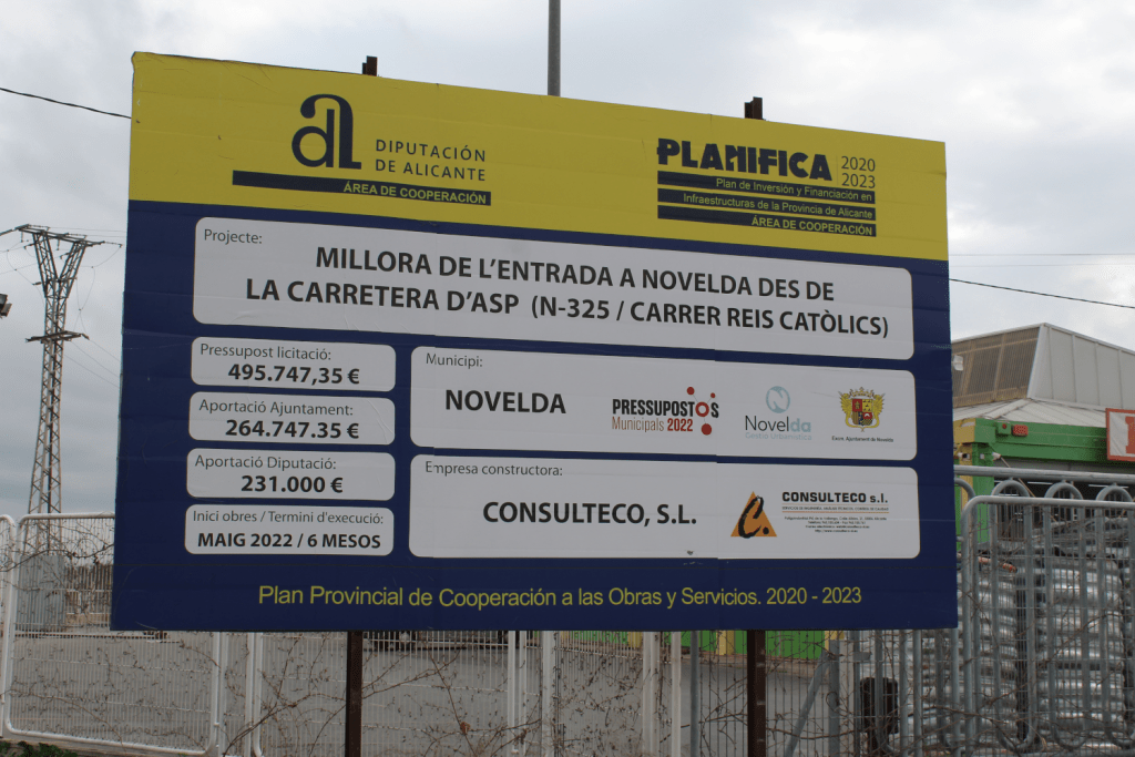Ayuntamiento de Novelda 04-Visita-Obras-Reyes-Católicos-1024x683 L'alcalde i el diputat provincial d'Infraestructures satisfets pel resultat de la remodelació de l'accés a Novelda des de la carretera d'Aspe 